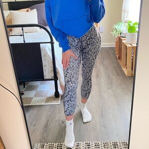 Nike Dri-Fit Black and White Speckled Print Leggings — Women’s M